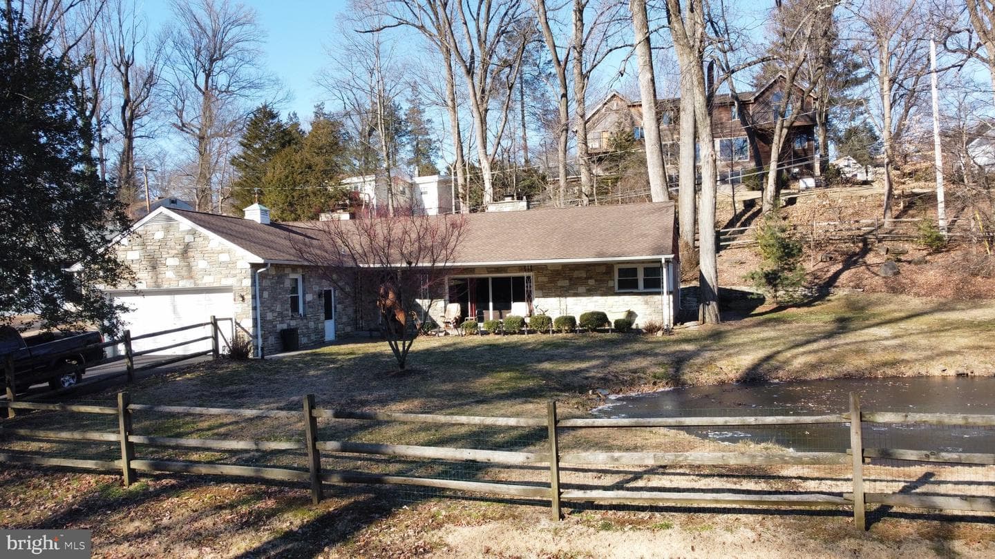 60 Winding Lane photo 2