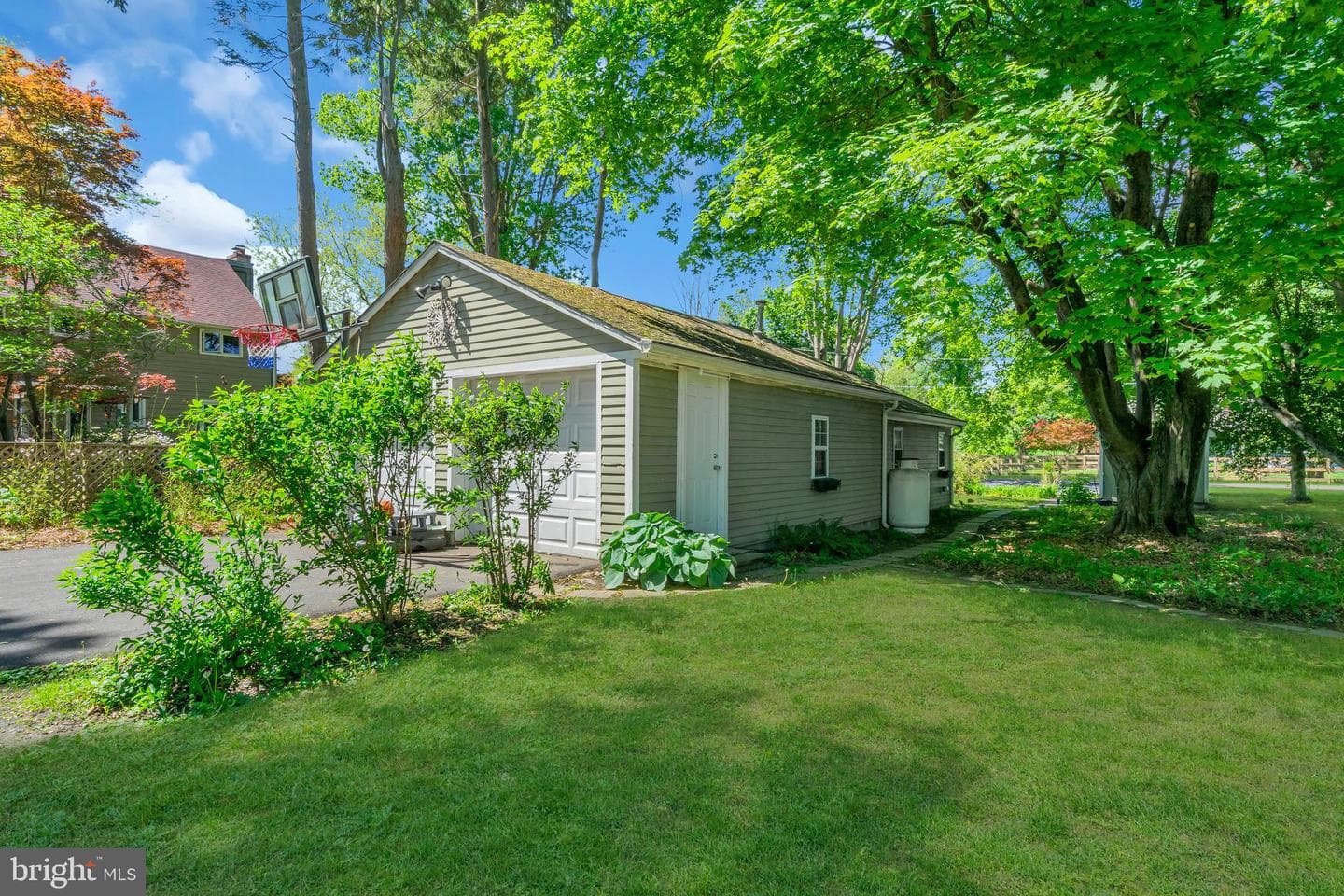 1021 Swayze Avenue photo 11