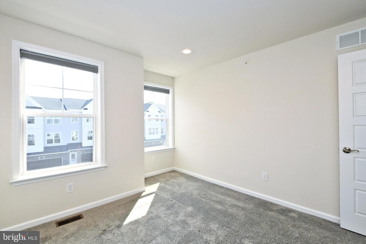 25 Warren Drive photo 40