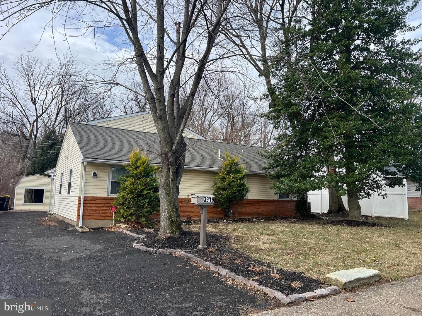3916 Windsor Drive photo 17