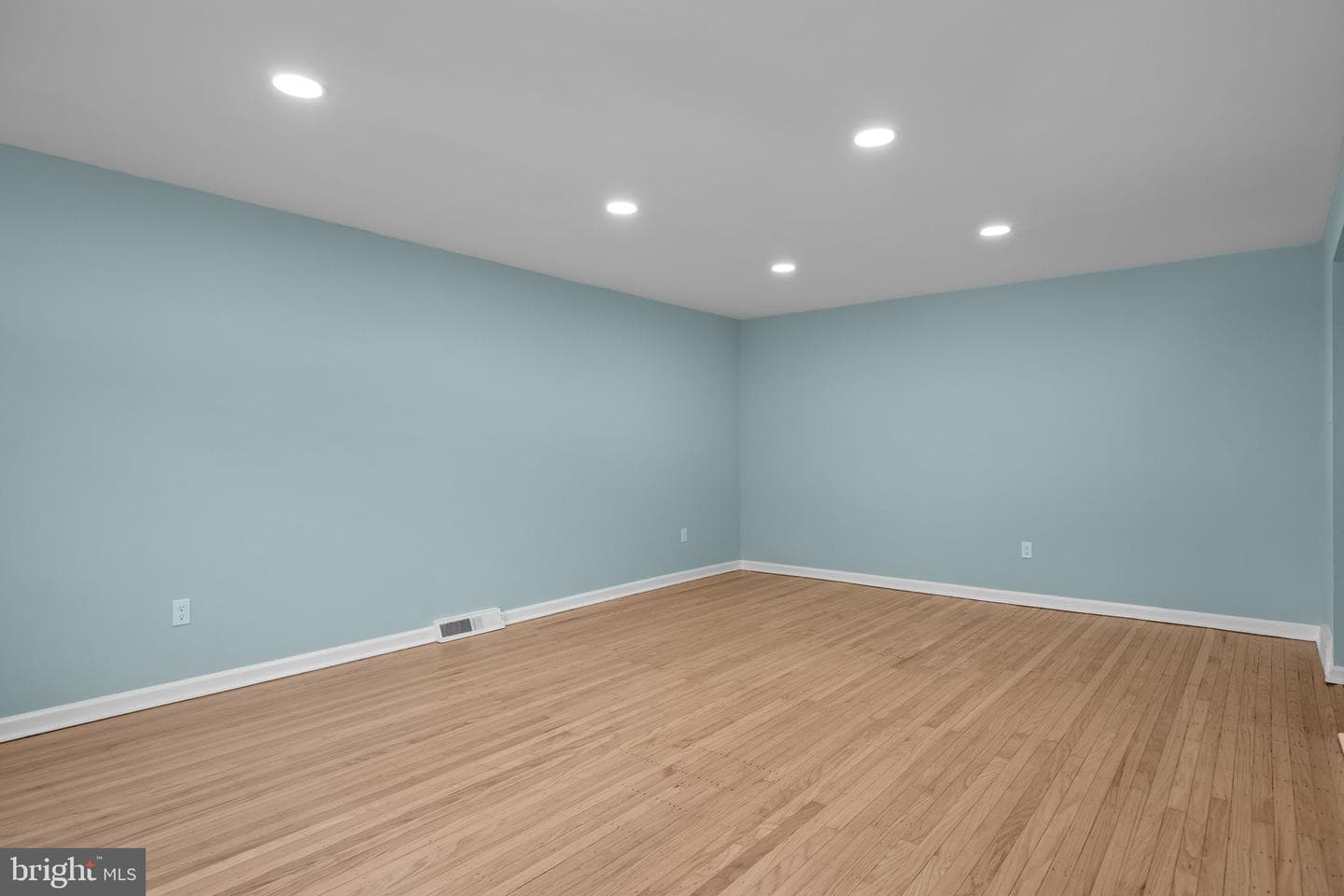 2721 Brownsville Road photo 6
