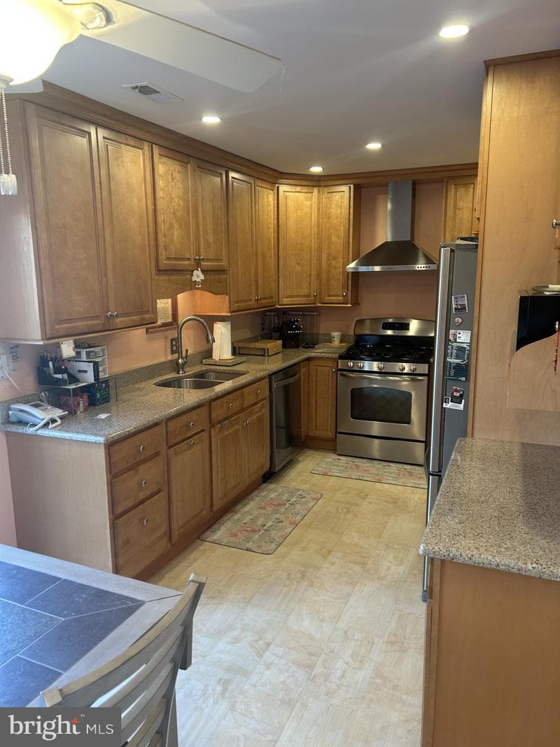 967 Bancroft Place photo 9
