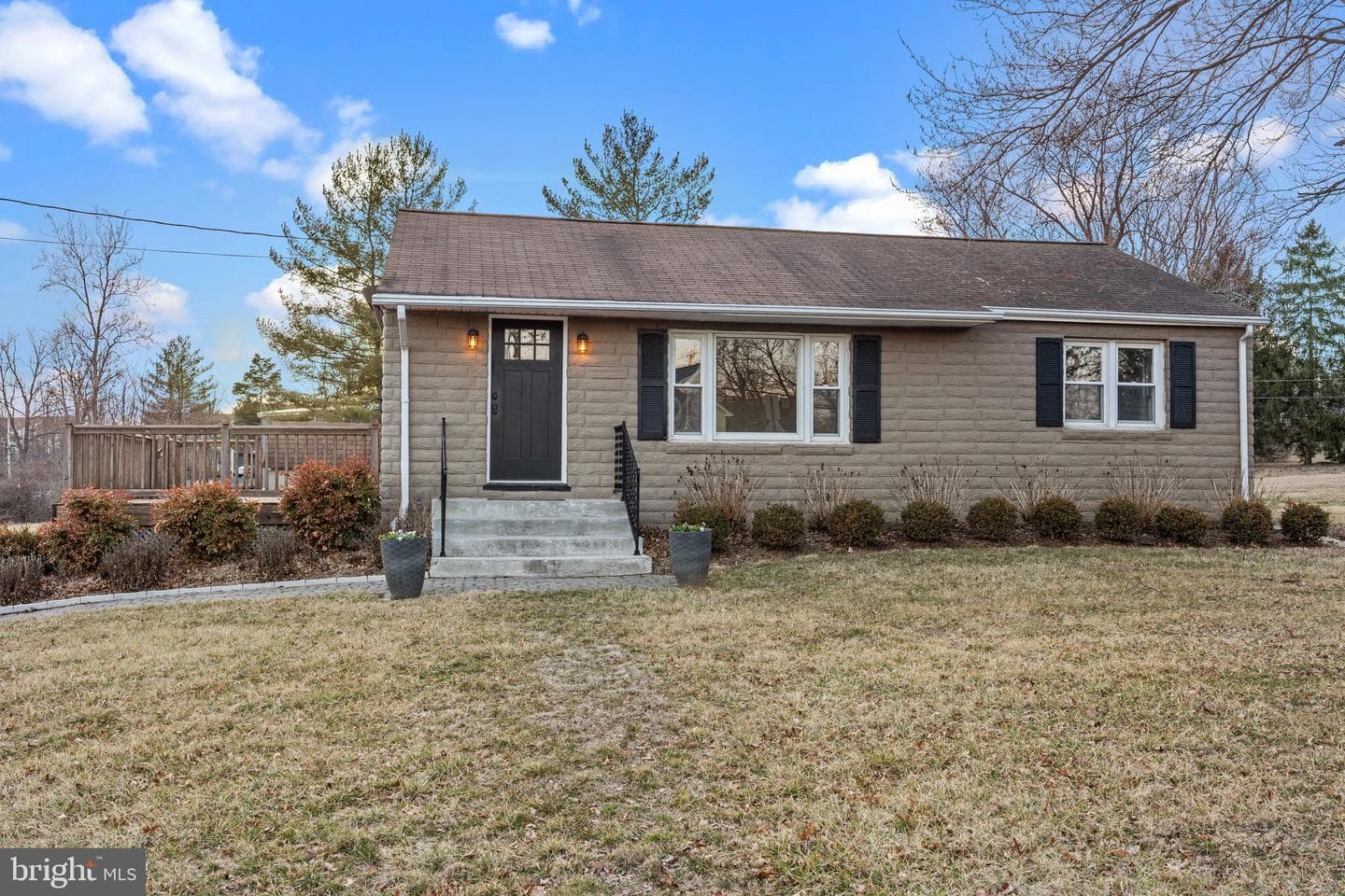 2080 Willow Lane photo 2