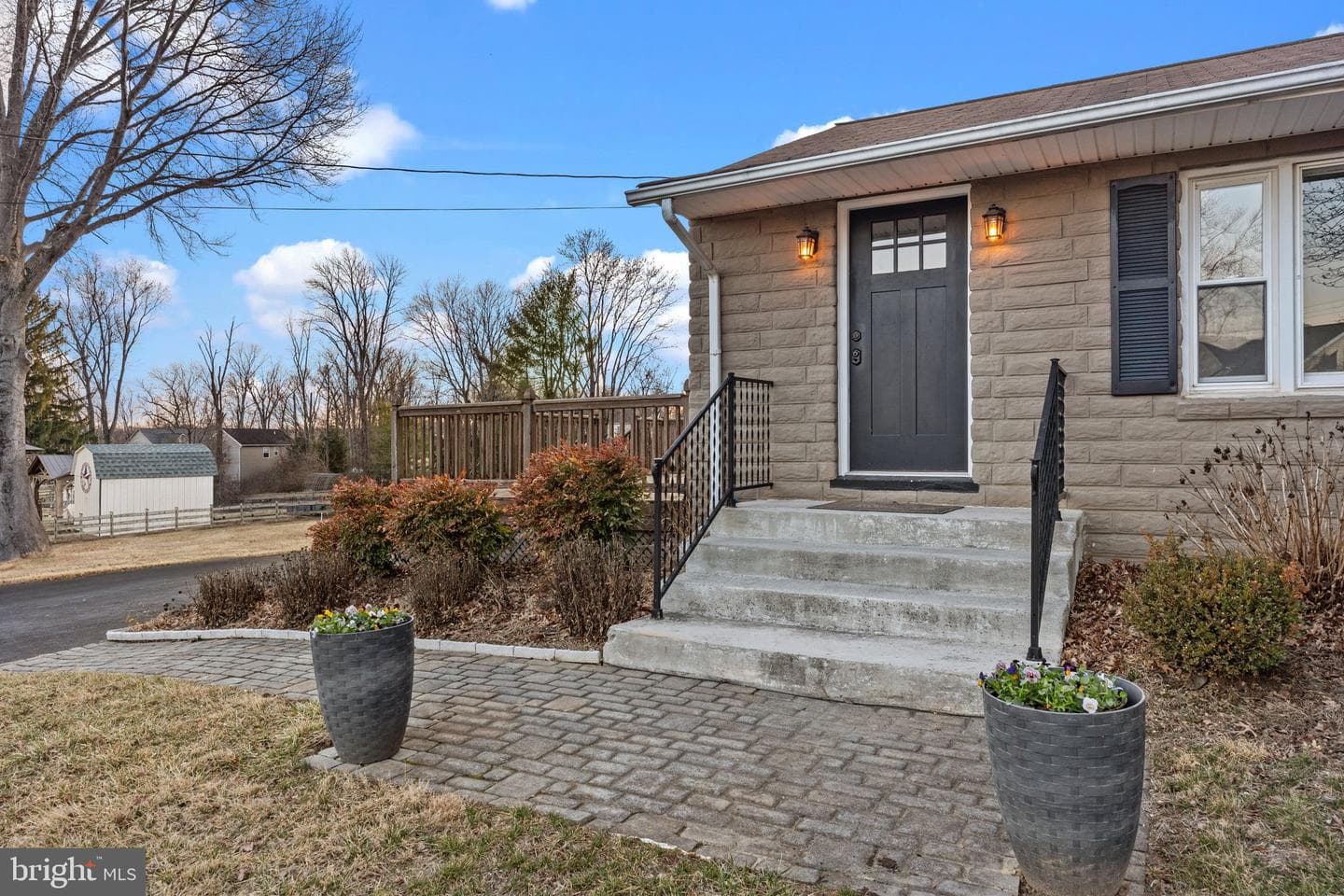 2080 Willow Lane photo 3