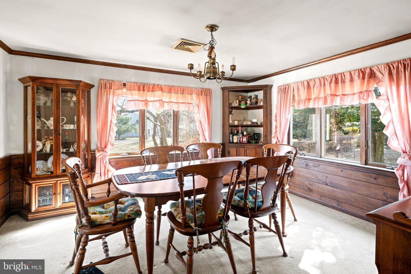 1302 Hilton Avenue photo 10