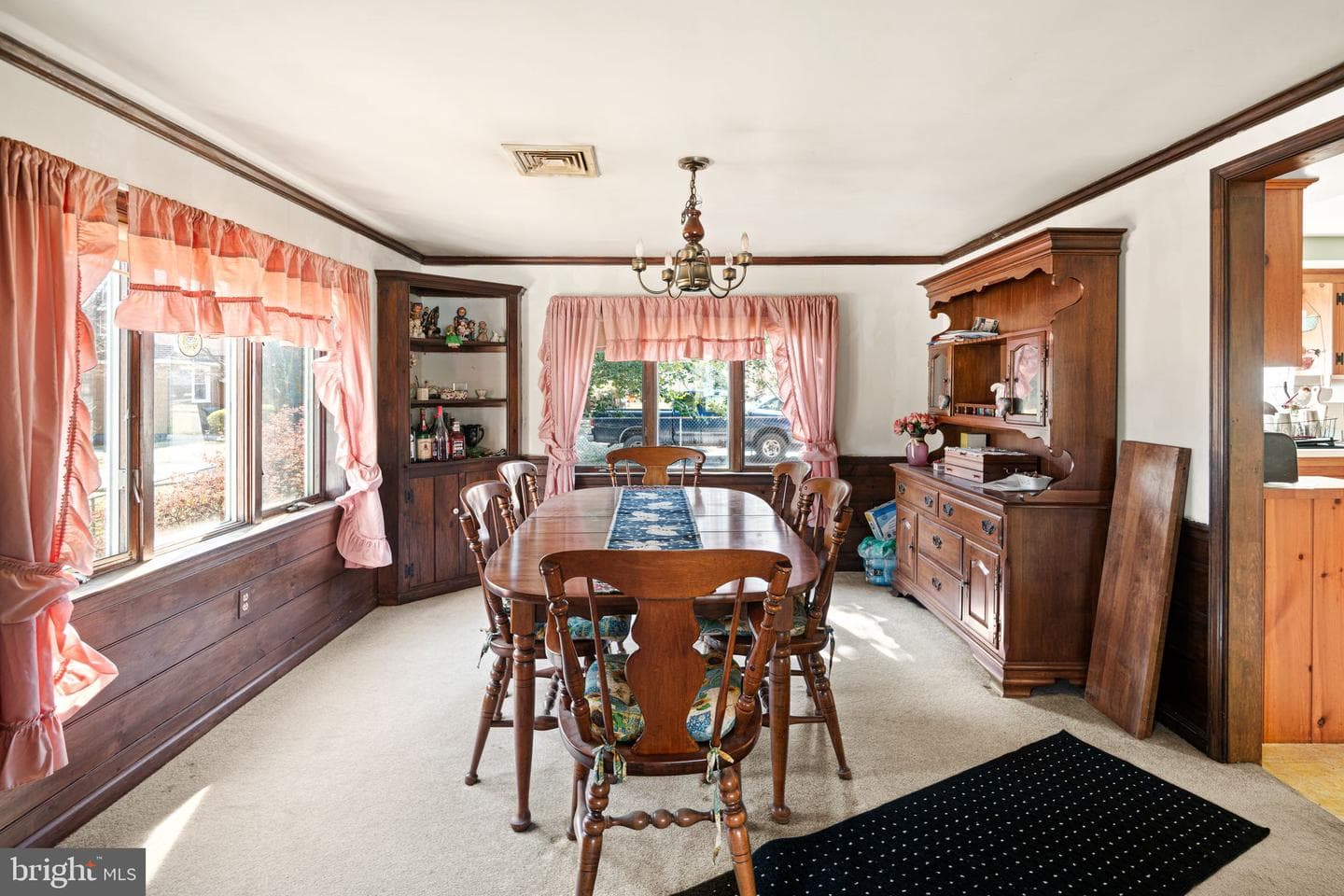 1302 Hilton Avenue photo 12