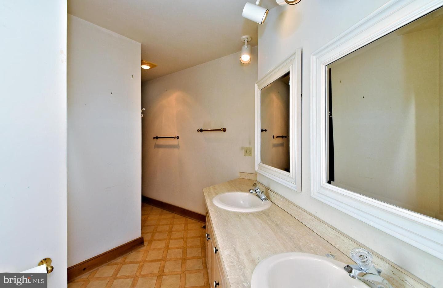 1486 Fairhill Road photo 51