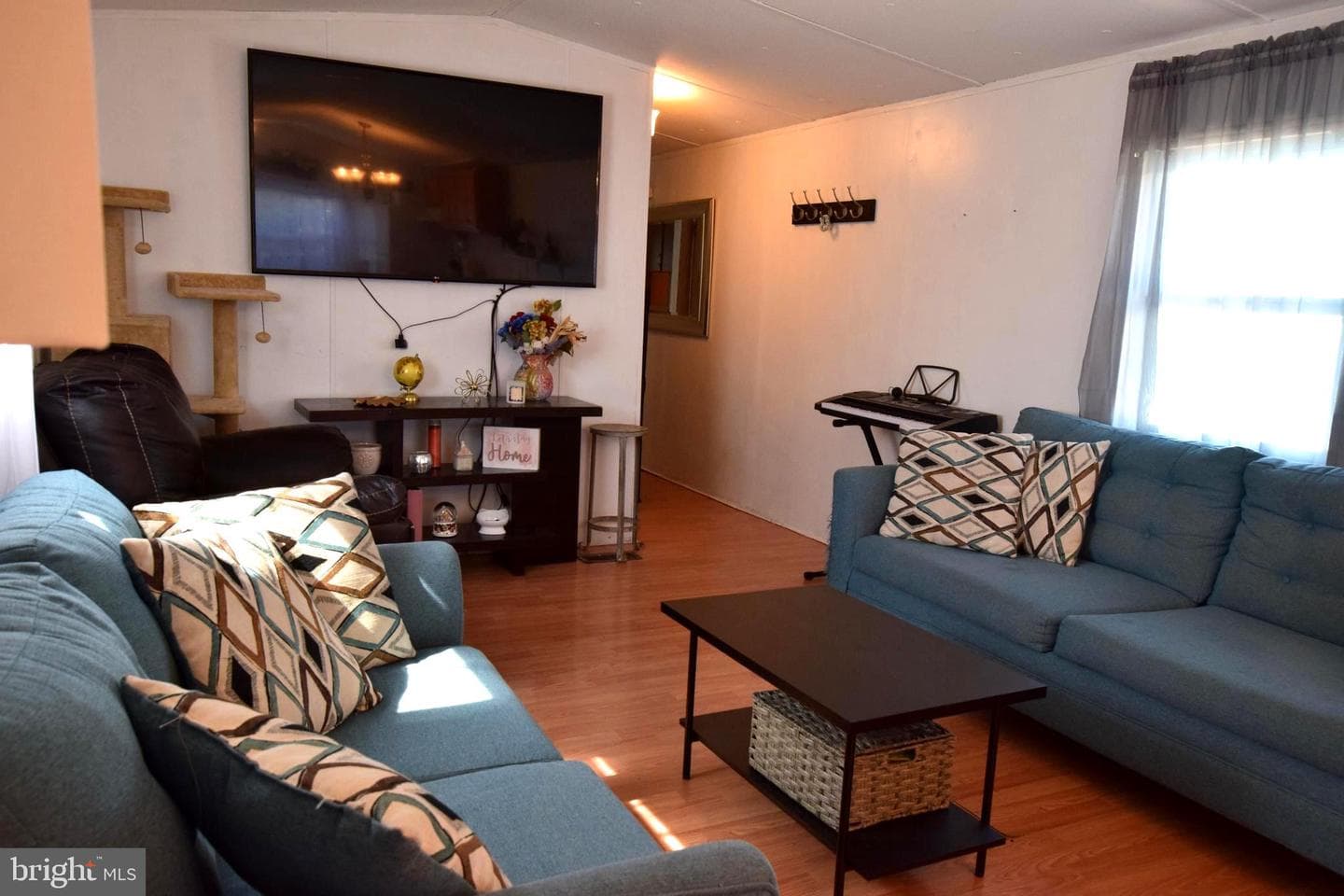 75 Harrison Drive photo 3