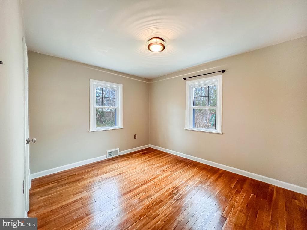 672 Osborne Avenue photo 15