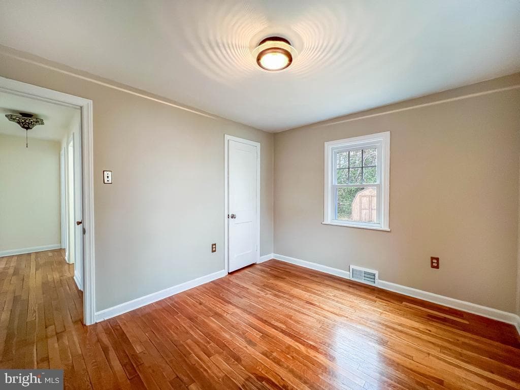 672 Osborne Avenue photo 16
