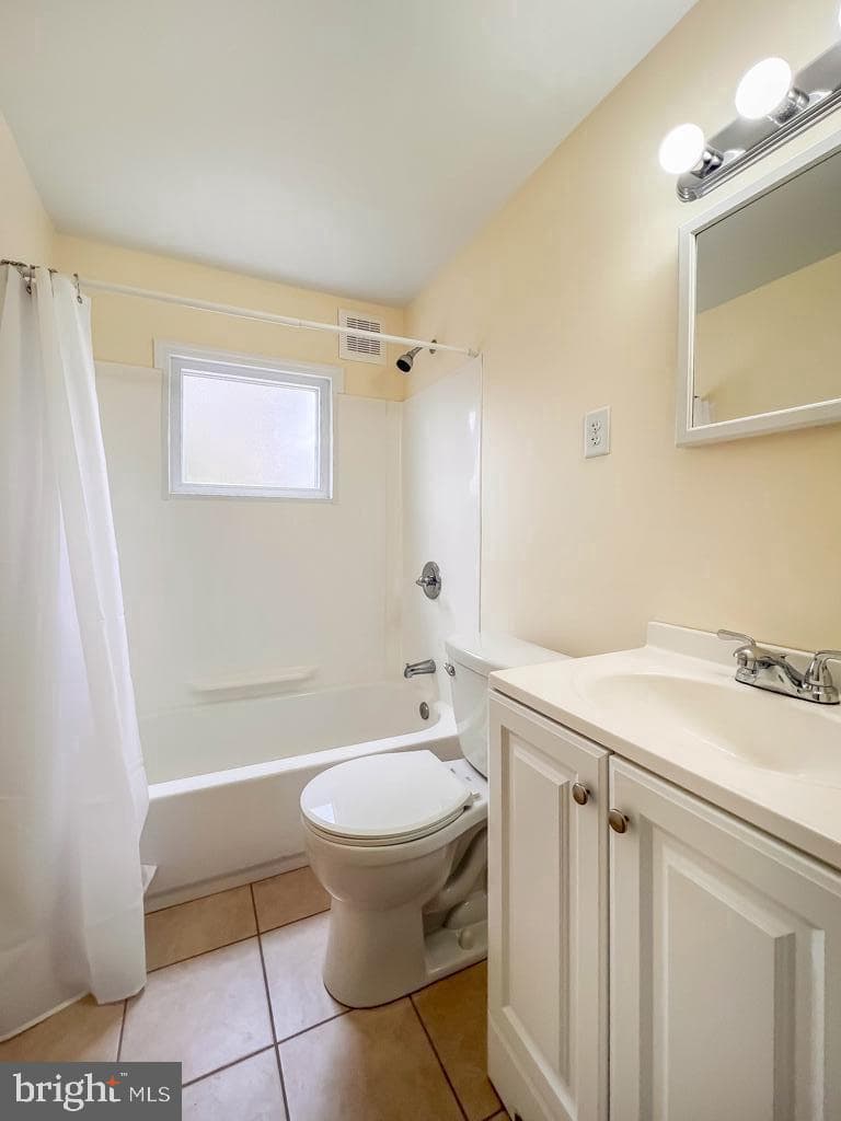 672 Osborne Avenue photo 17