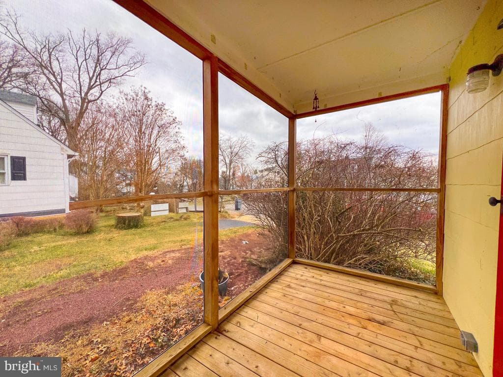 672 Osborne Avenue photo 19