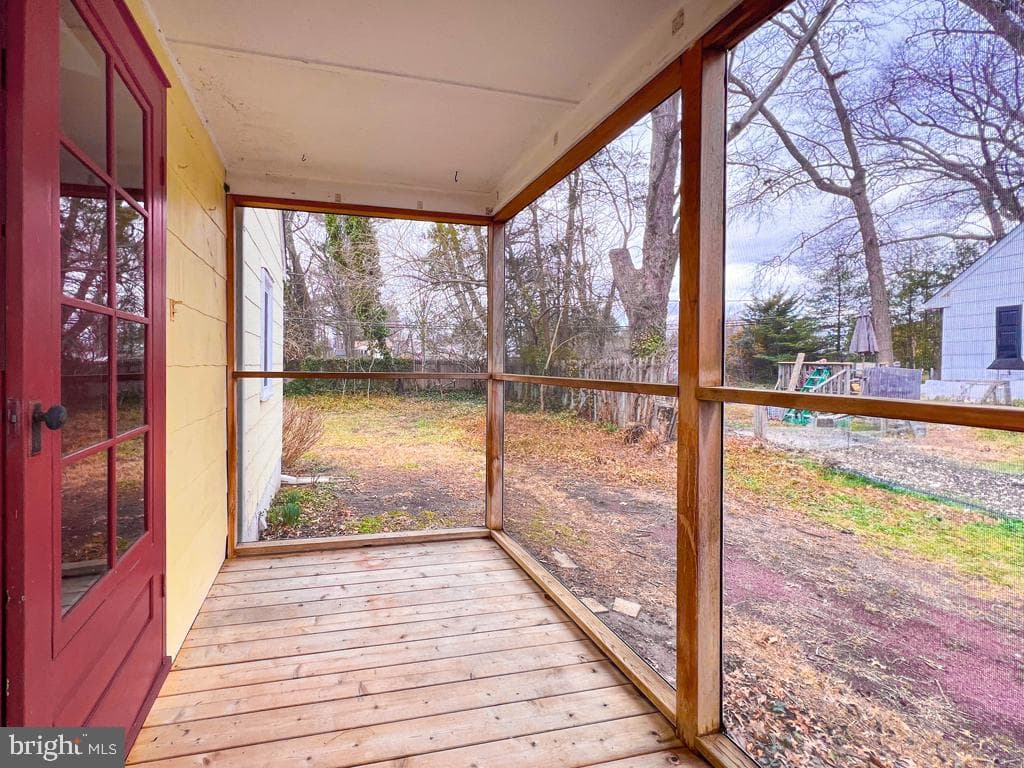 672 Osborne Avenue photo 20