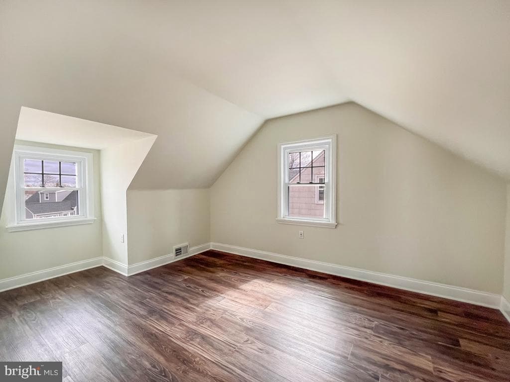 672 Osborne Avenue photo 24