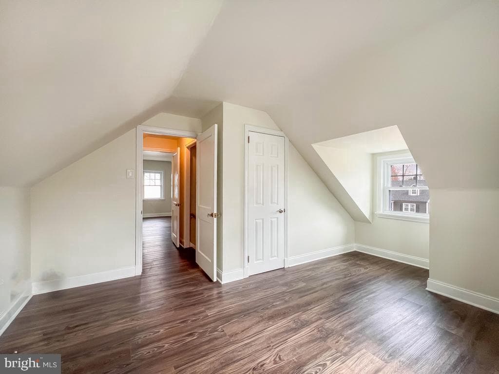 672 Osborne Avenue photo 25