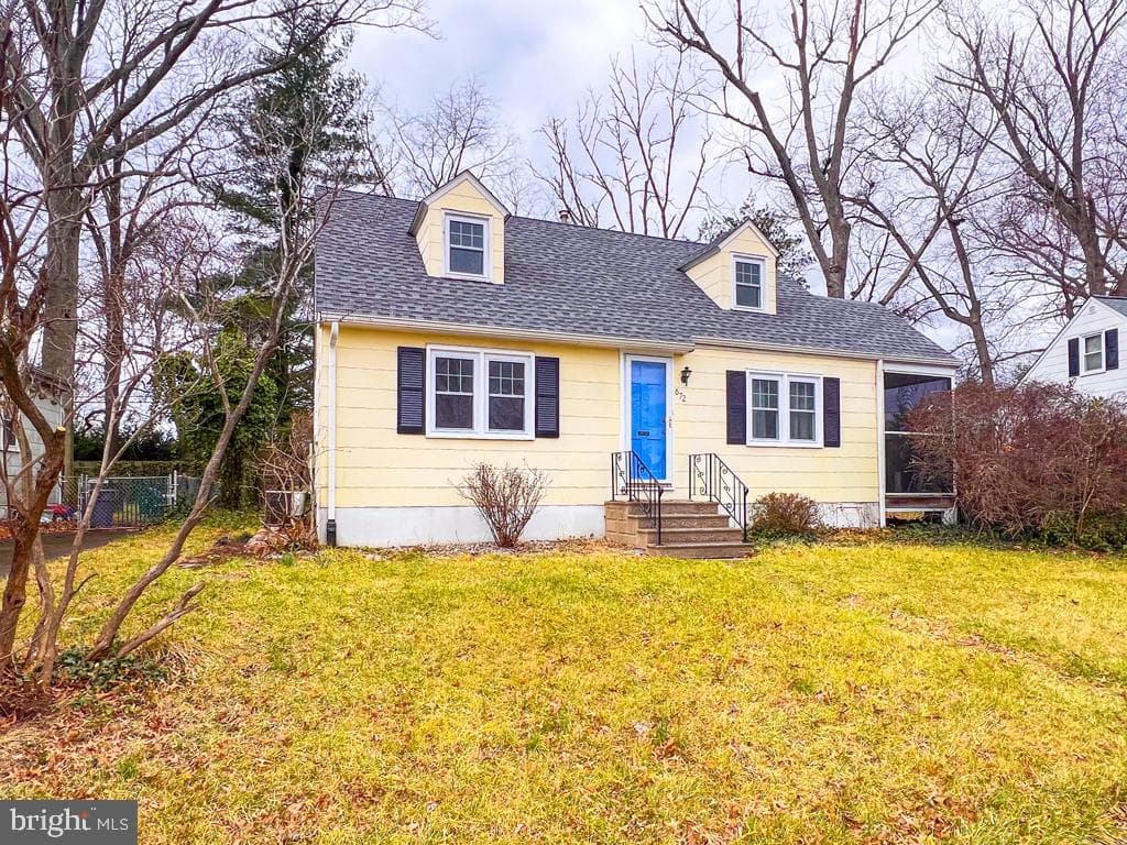 672 Osborne Avenue photo 3