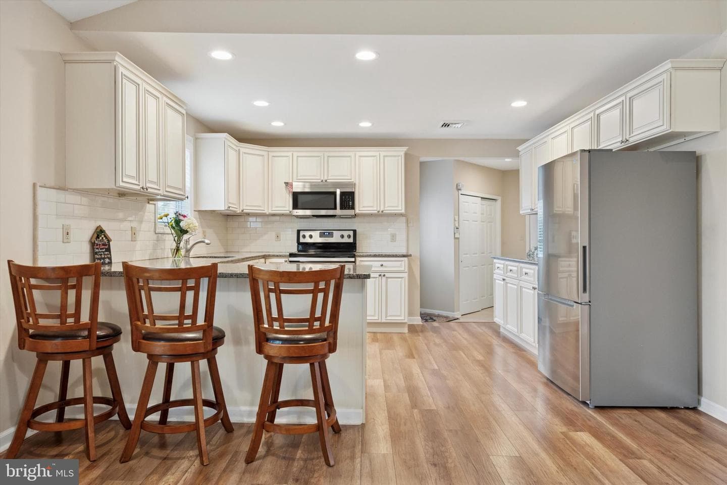 288 Colonial Drive photo 1