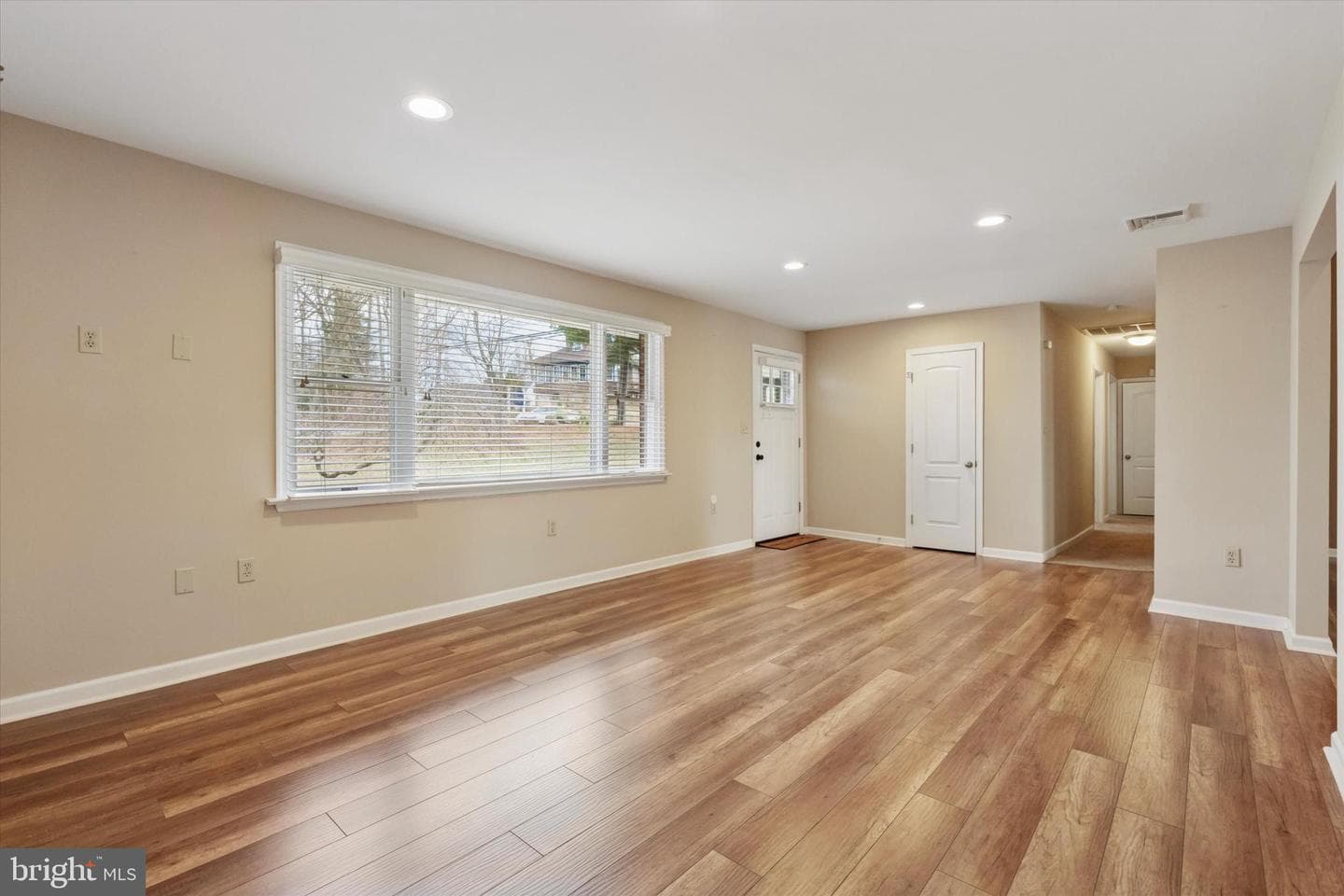 288 Colonial Drive photo 12