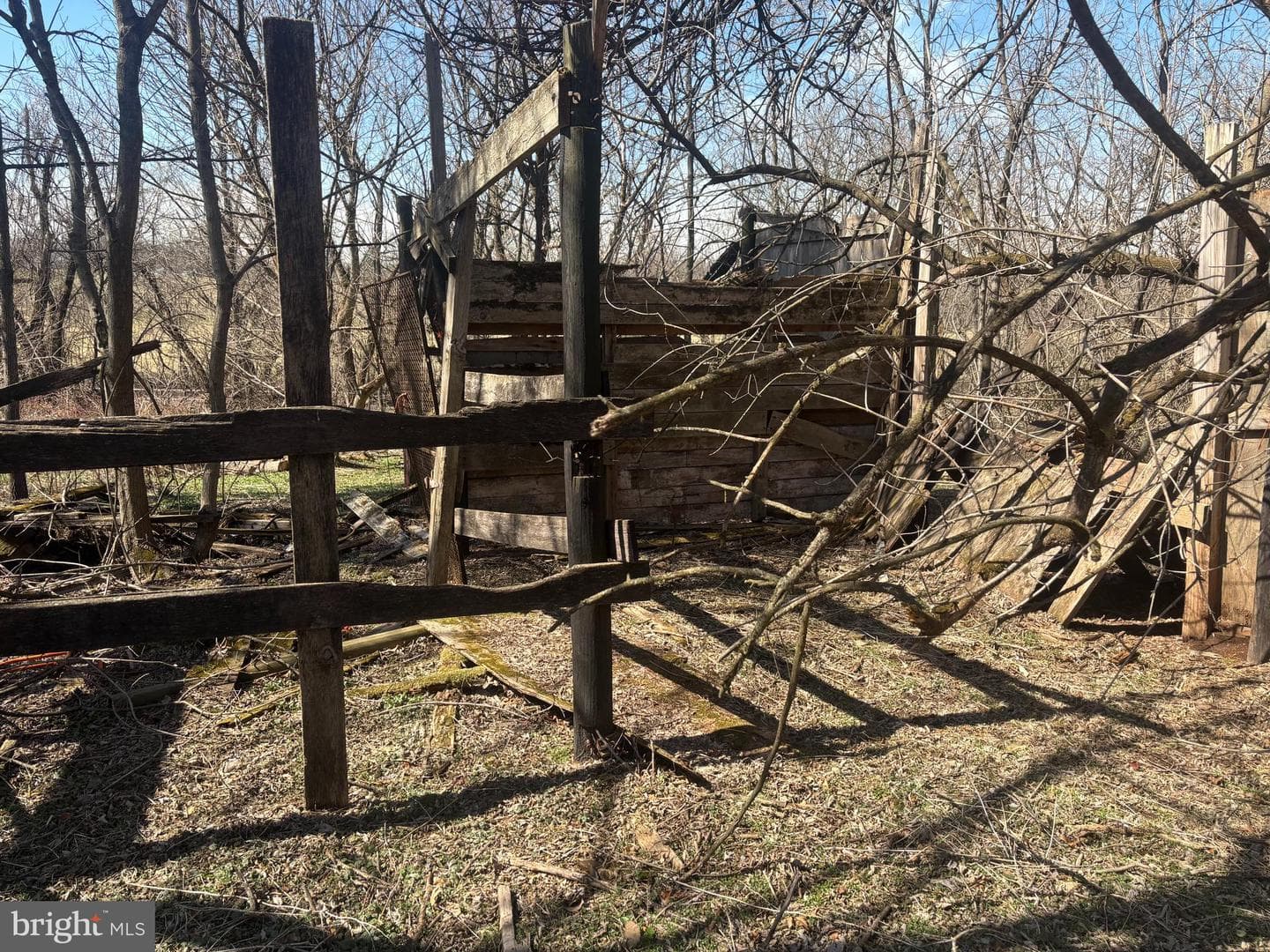 851 Minsi Trail photo 2