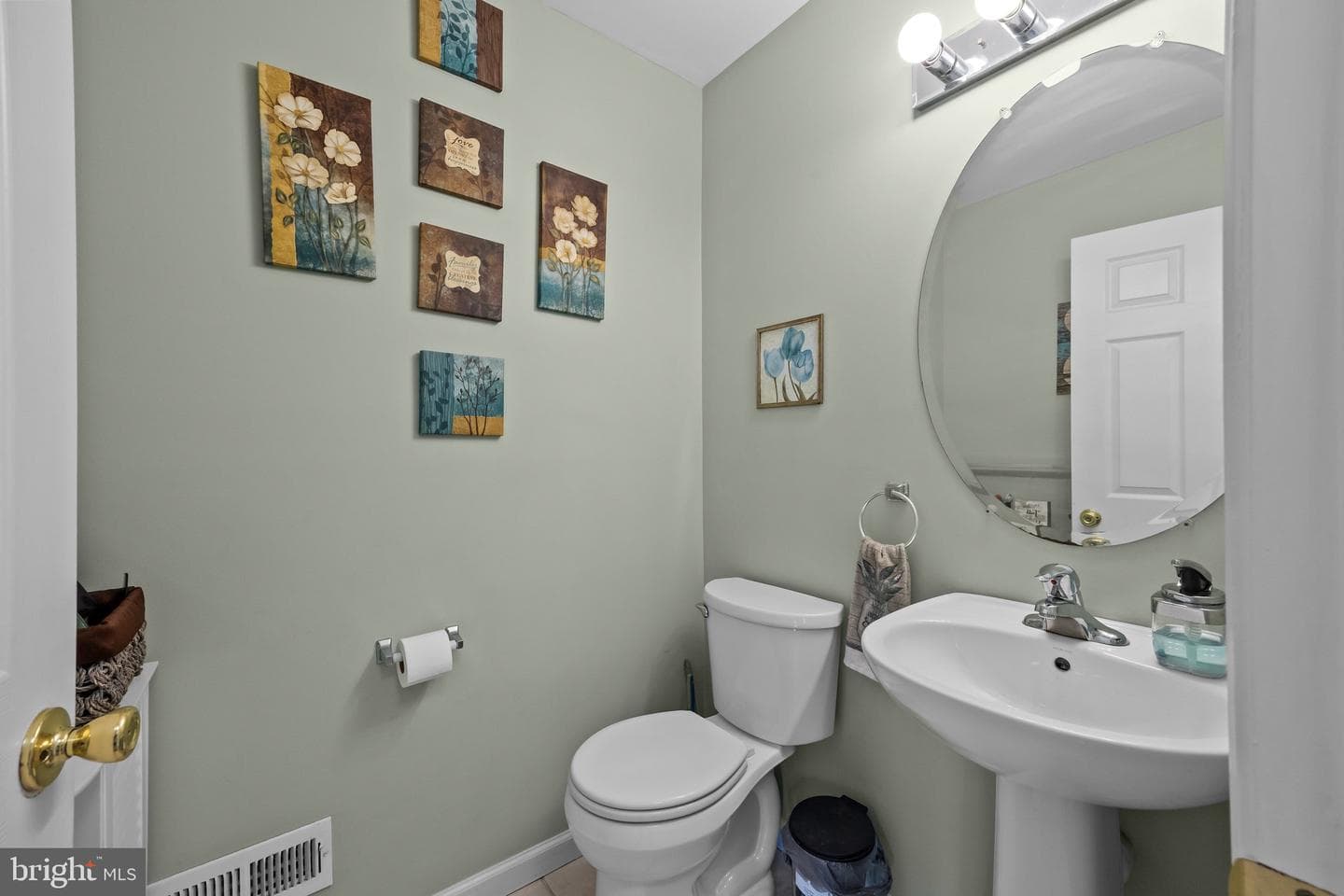 2366 Maple Avenue photo 14