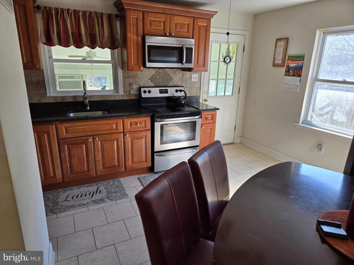 219 Harris Avenue photo 6