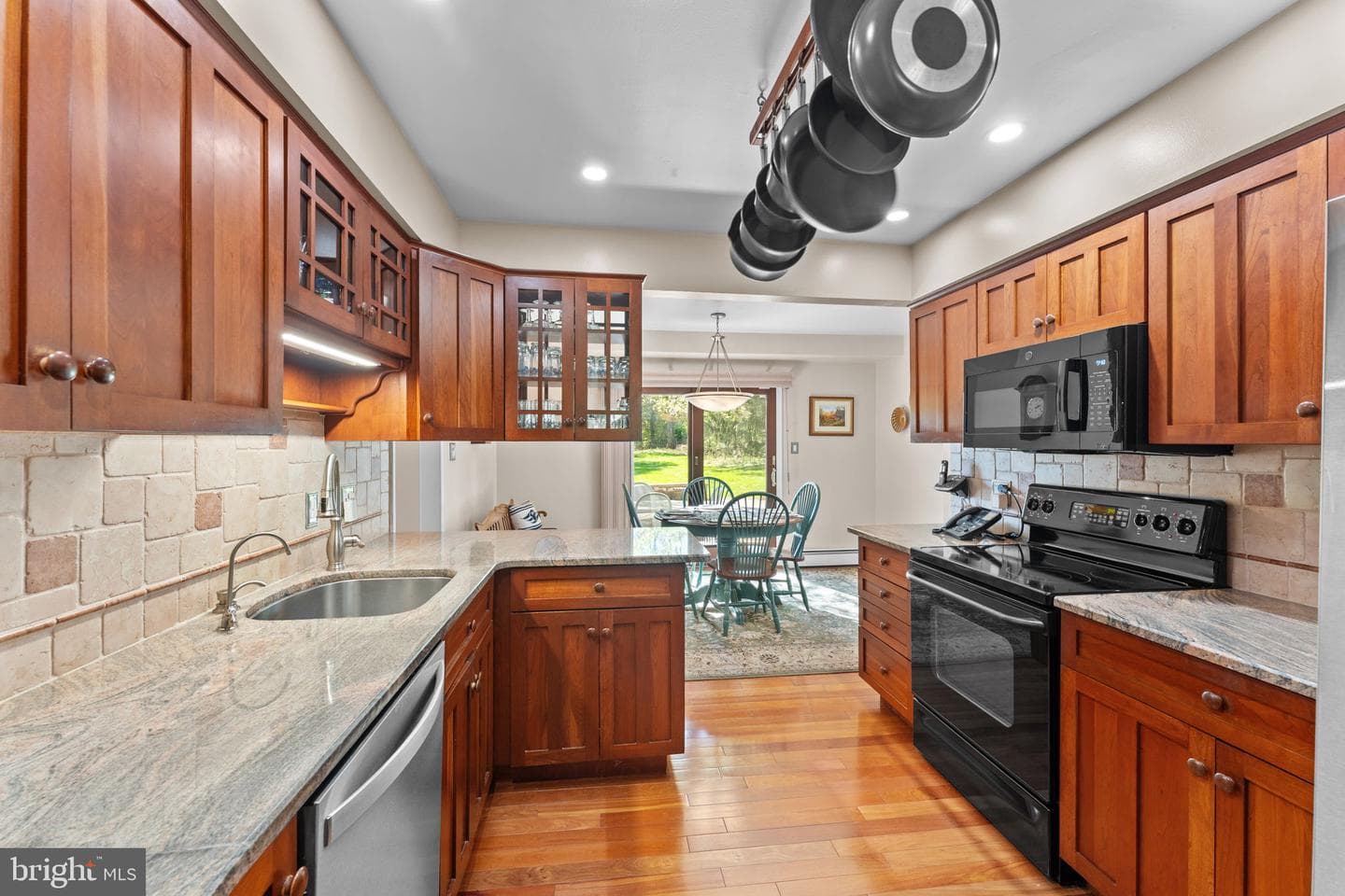 40 Deerpath Road photo 14