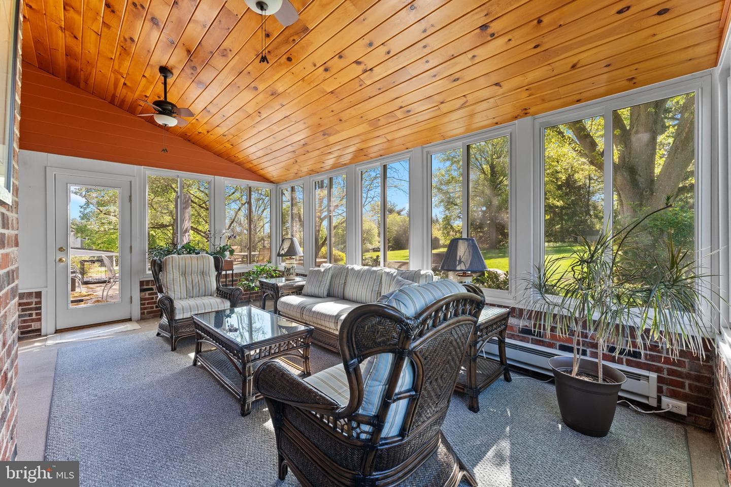 40 Deerpath Road photo 19