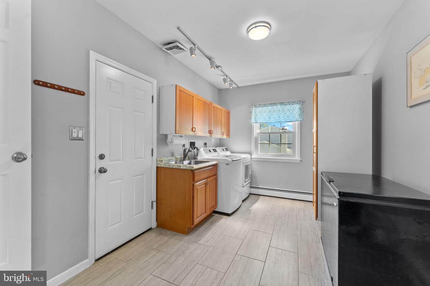 40 Deerpath Road photo 20