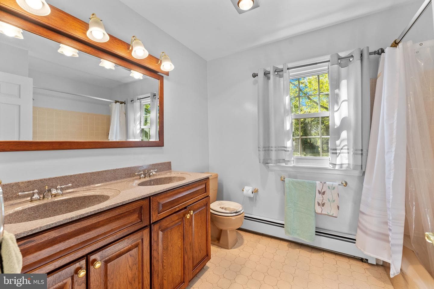 40 Deerpath Road photo 28