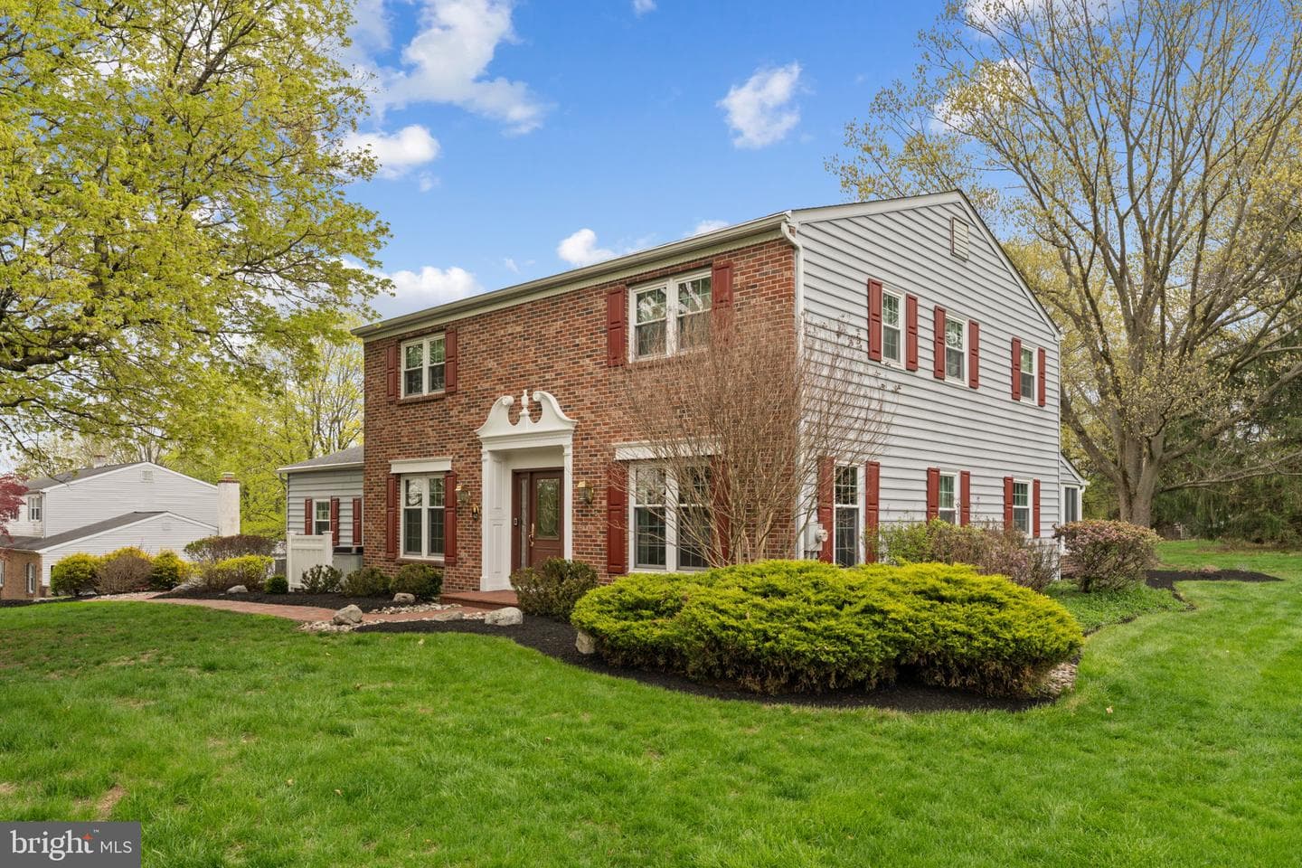 40 Deerpath Road photo 3
