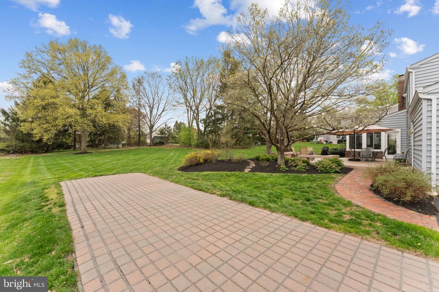 40 Deerpath Road photo 5