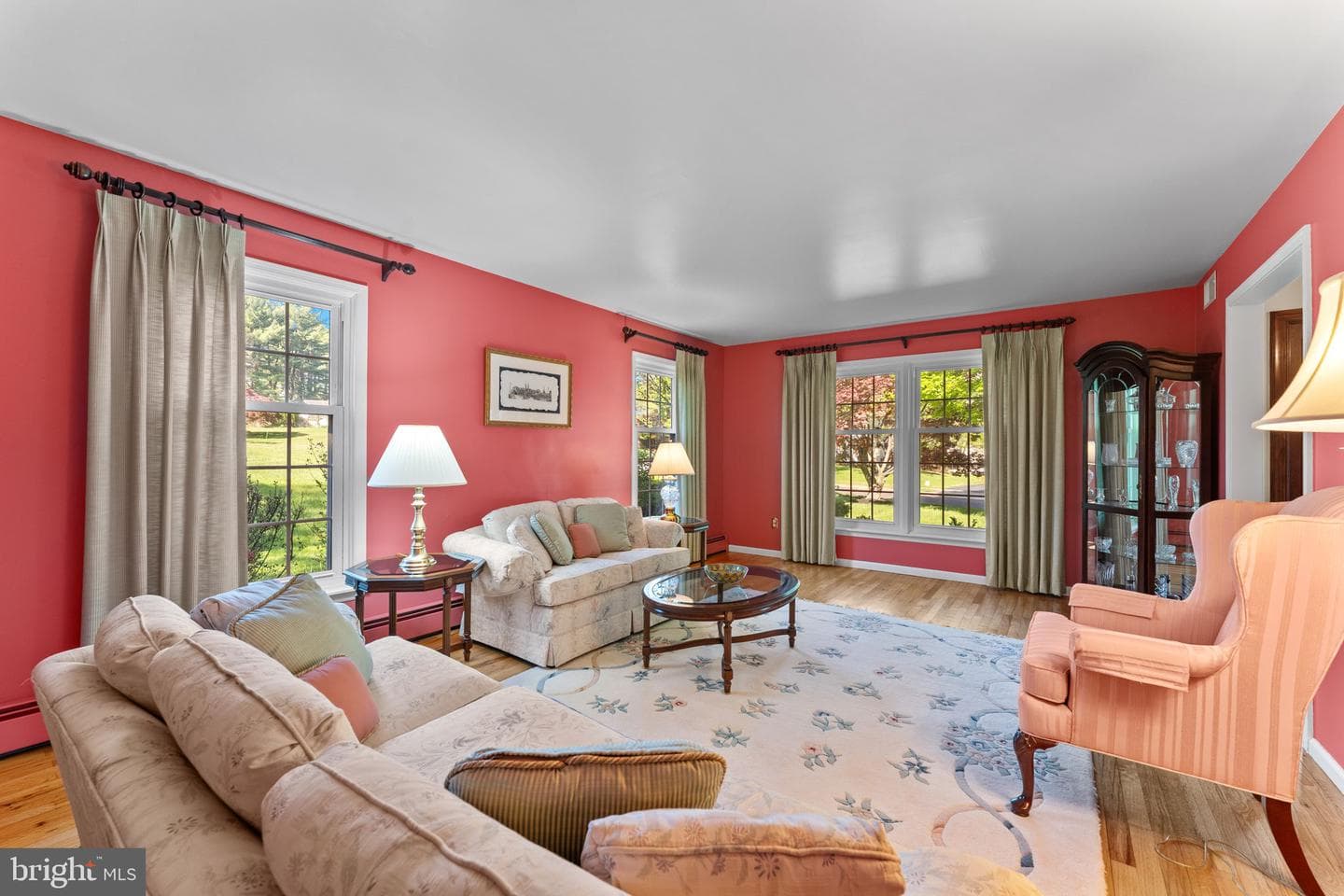 40 Deerpath Road photo 8