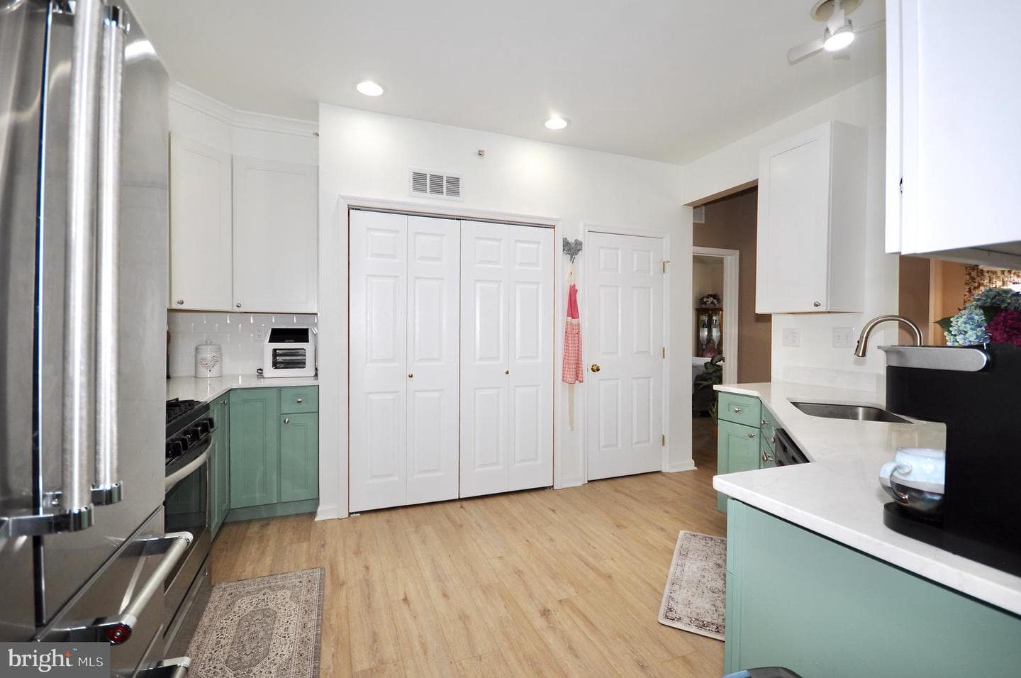 200 Claret Court #304 photo 15