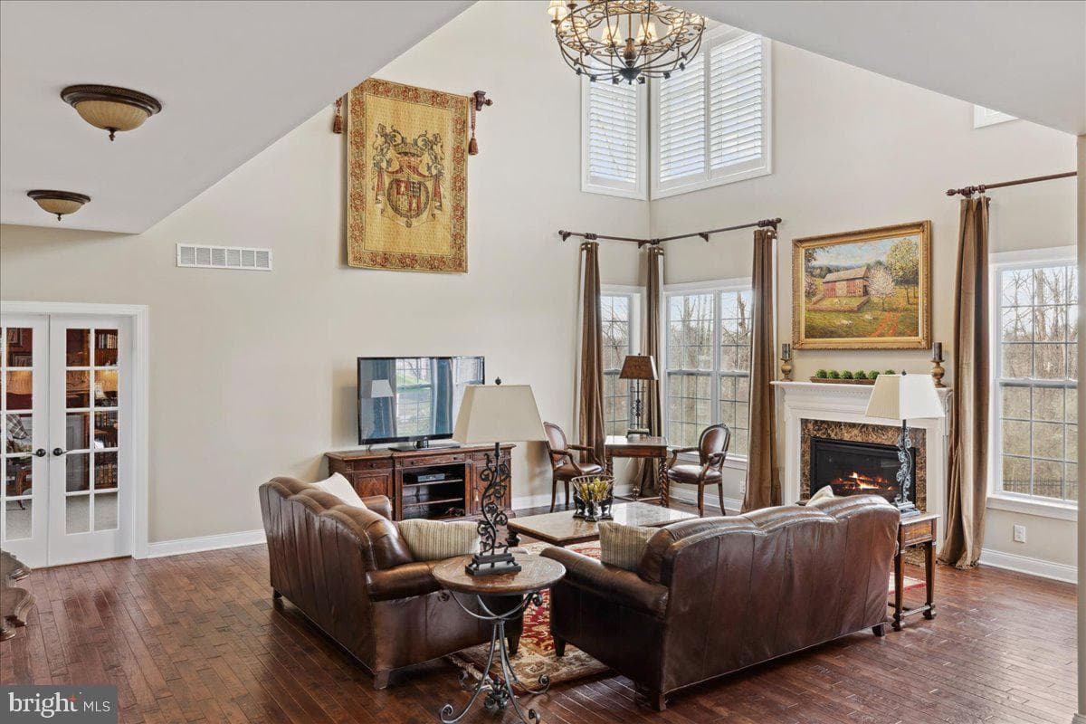1039 Azlen Lane photo 15