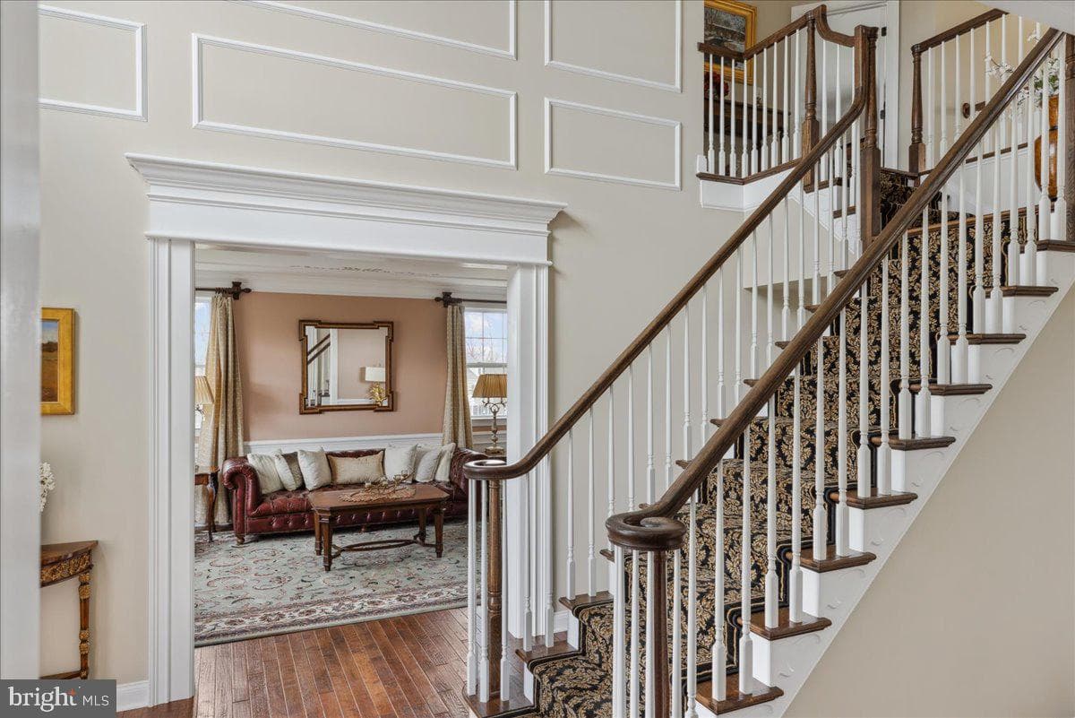 1039 Azlen Lane photo 5