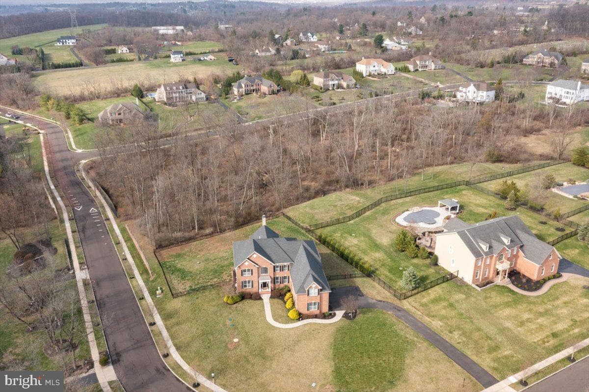 1039 Azlen Lane photo 50