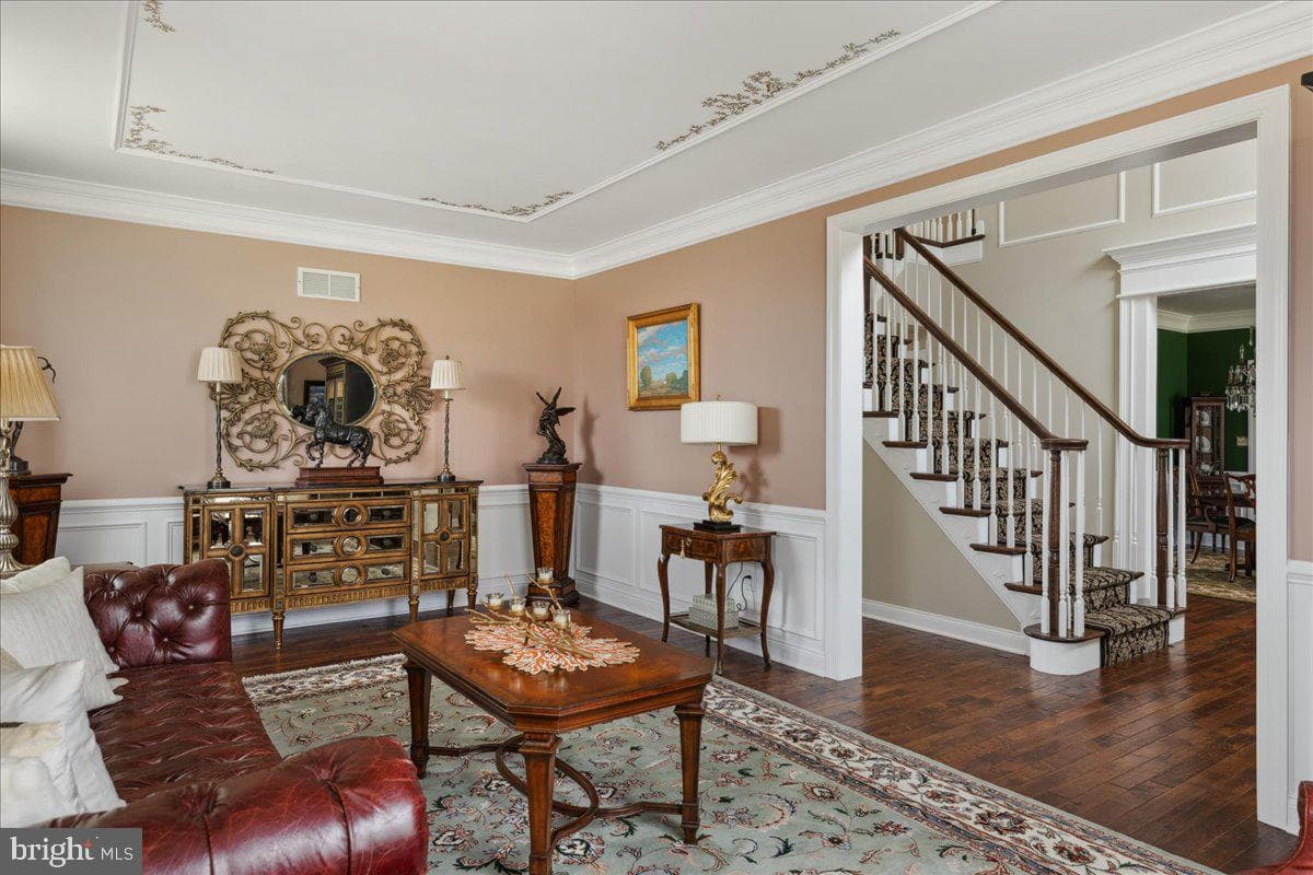 1039 Azlen Lane photo 8