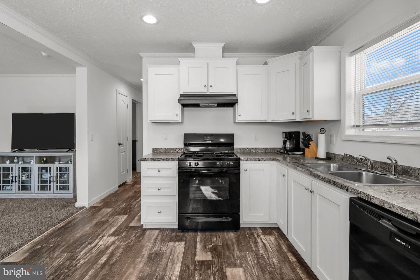 3429 Azalea Ave photo 9