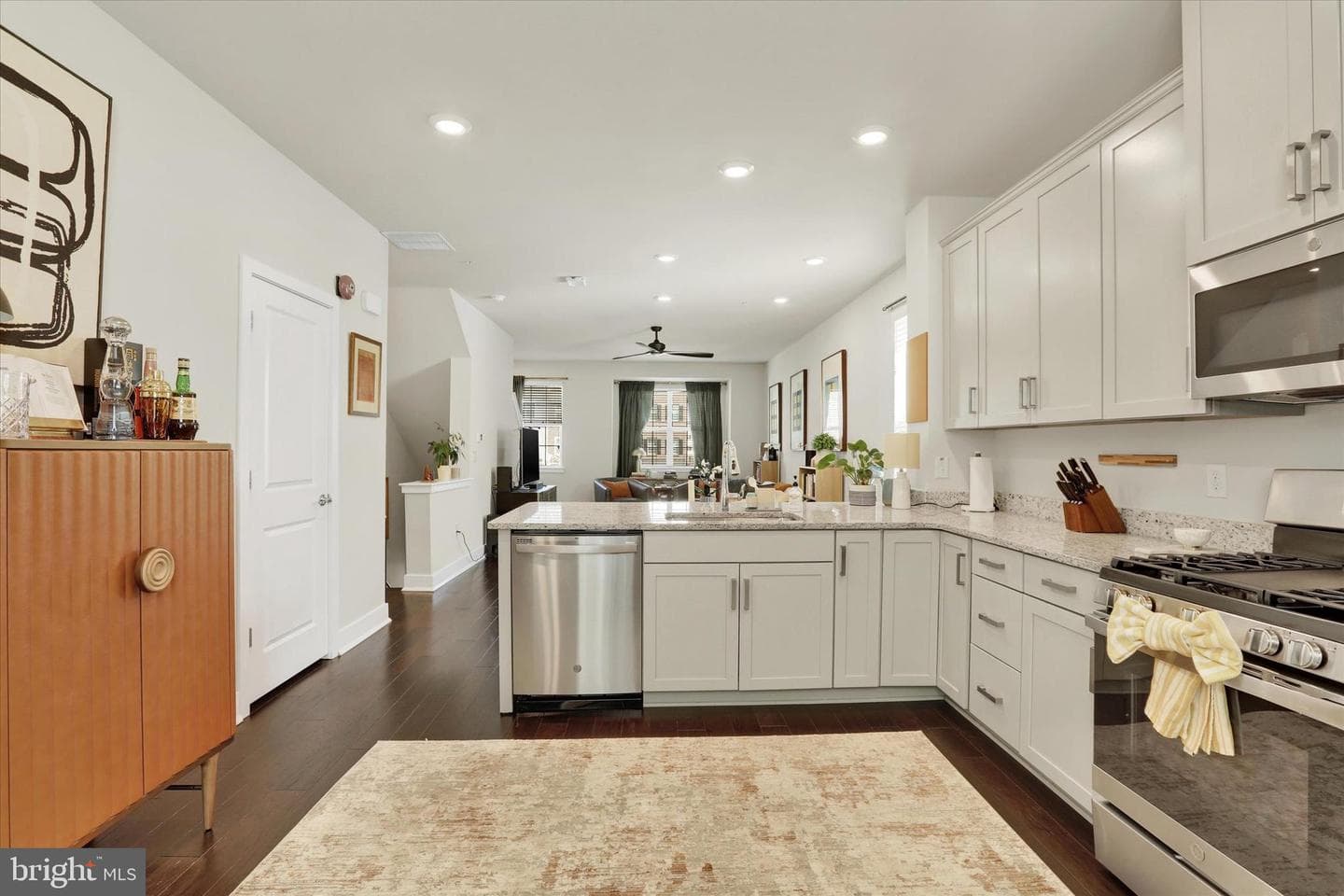 122 Easton Street photo 7