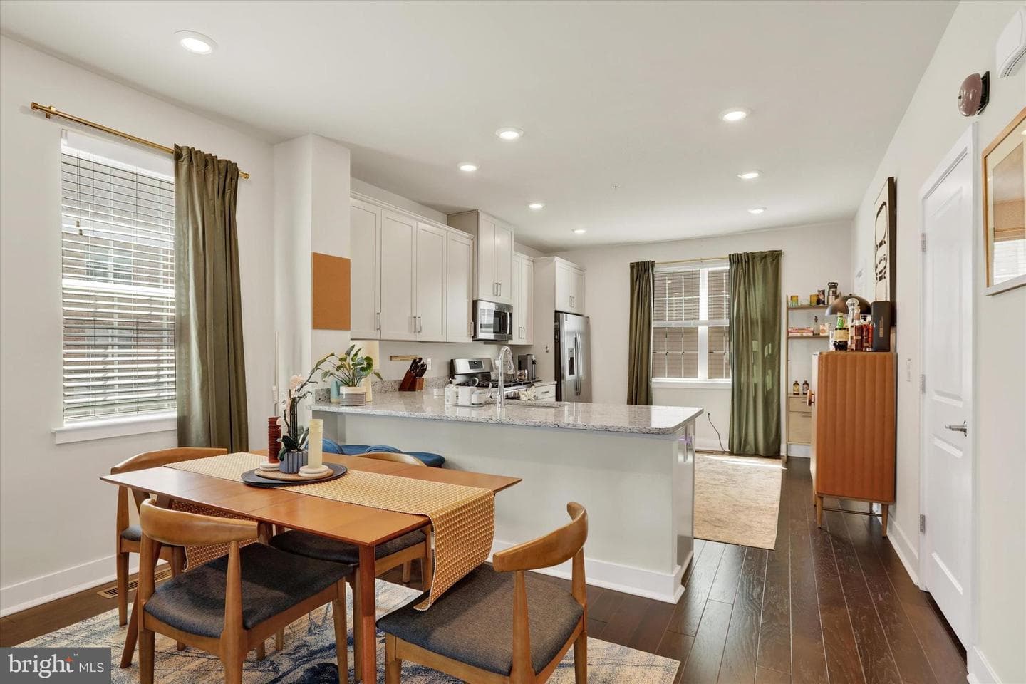 122 Easton Street photo 8