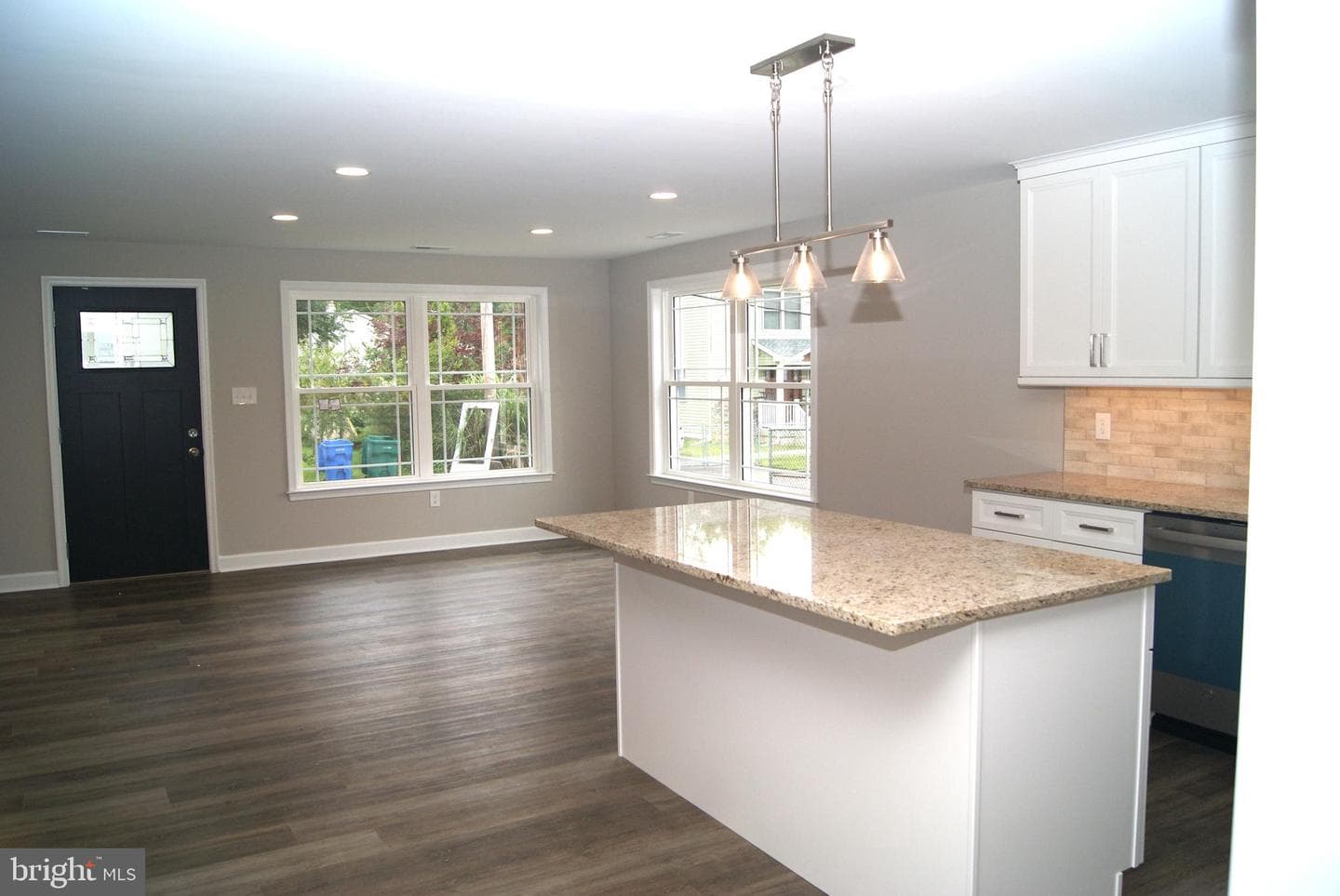 3702 Nichol Street photo 4