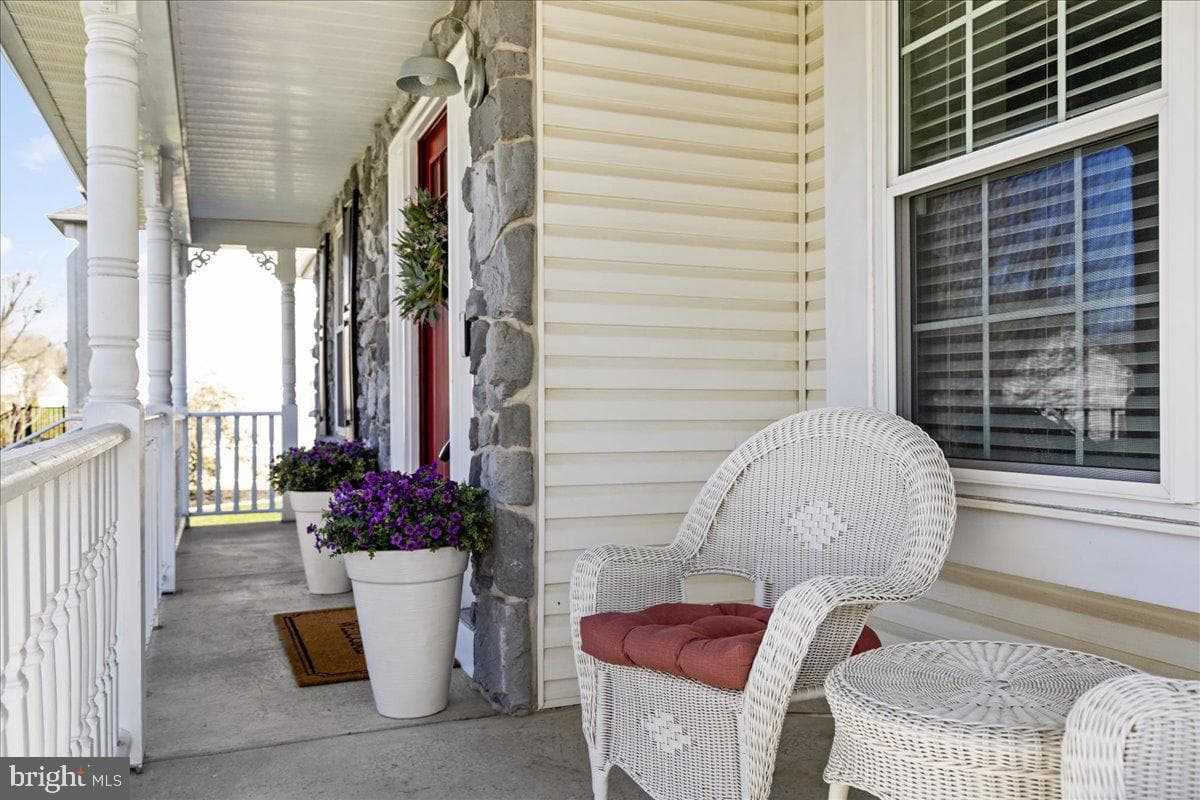 2353 Deer Path Drive photo 2