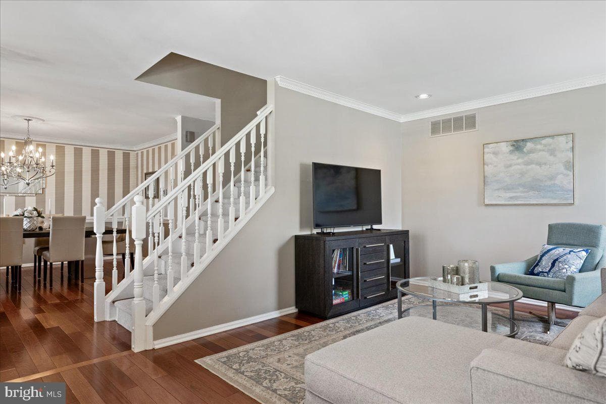 2353 Deer Path Drive photo 6