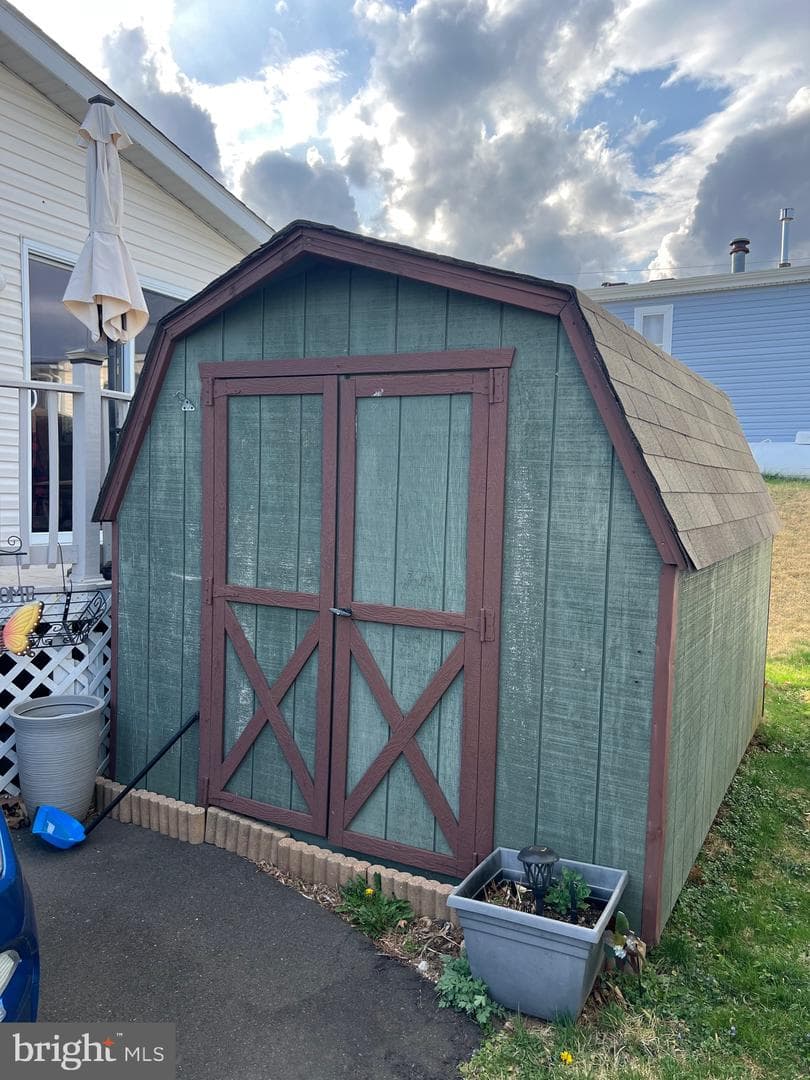 3338 Rose Avenue photo 19