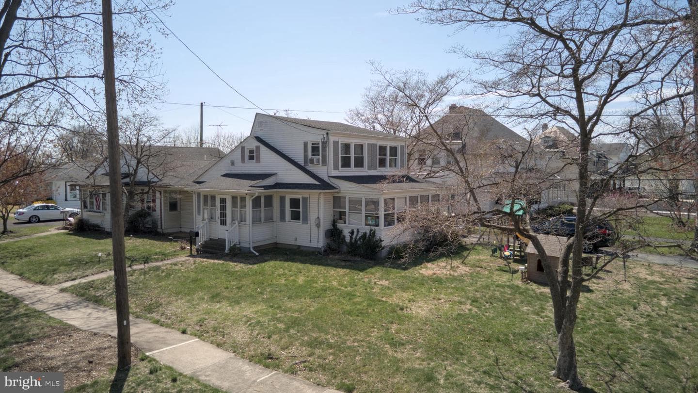 280 East Circle photo 3