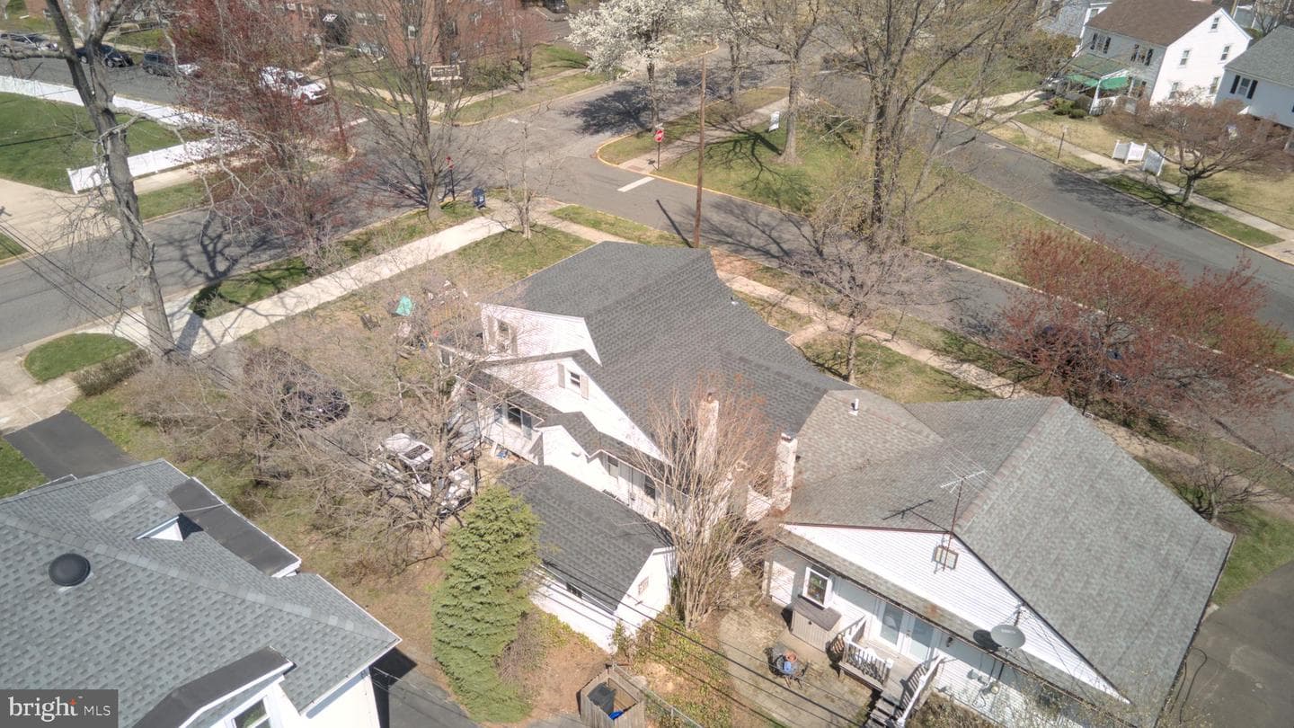 280 East Circle photo 9