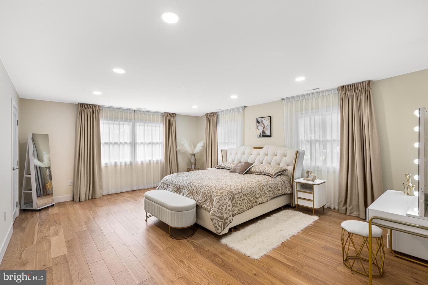 79 W Norton Drive photo 4