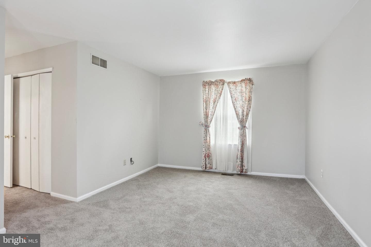 254 Burgundy Lane photo 20