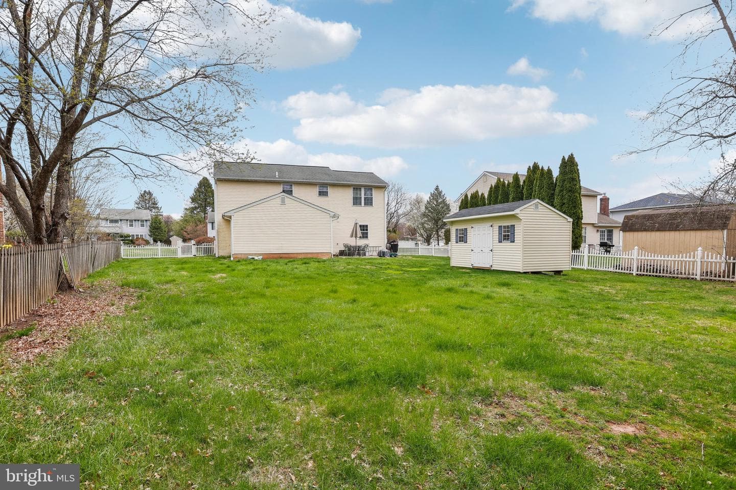 254 Burgundy Lane photo 37