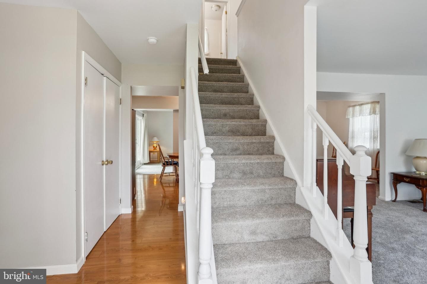 254 Burgundy Lane photo 4